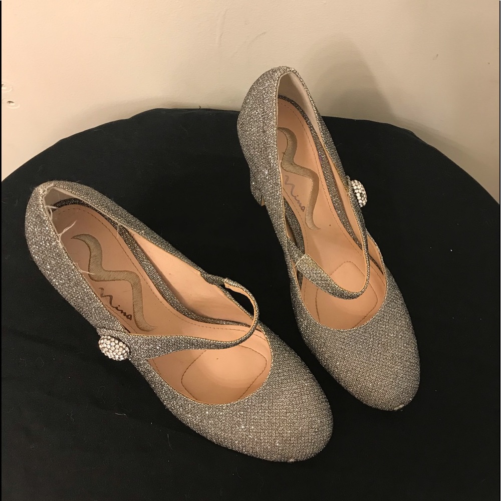 Incredible Silver Heels Sparkle Button Strap - image 4